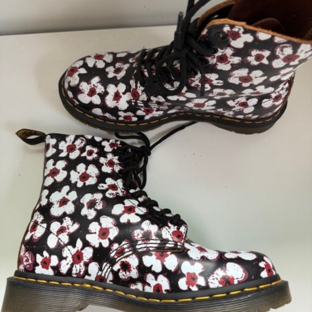 Dr. Martens AirWare Edgy Fashion boot plus Comfort